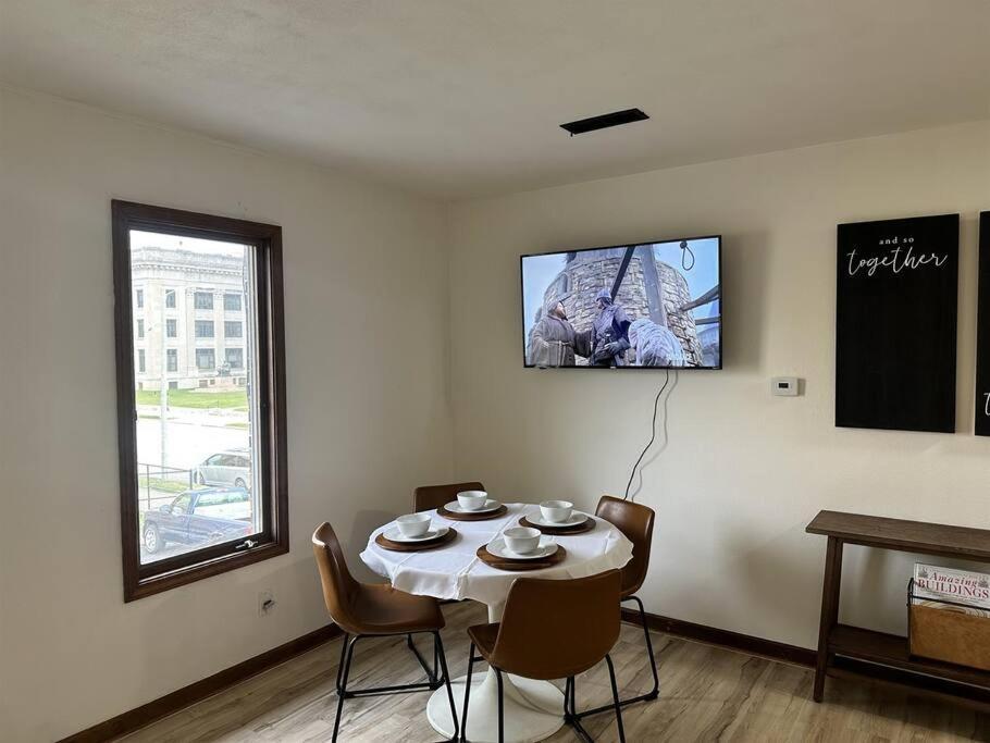 Capital Suite On 6Th Street - King Bed / Downtown! Springfield Extérieur photo