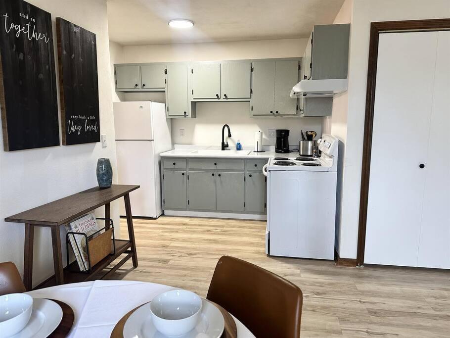 Capital Suite On 6Th Street - King Bed / Downtown! Springfield Extérieur photo